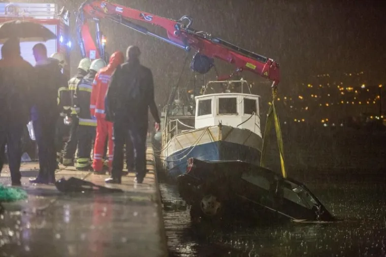 TRAGEDIJA U RIJEČKOJ LUCI: Sletio automobilom u more i utopio se