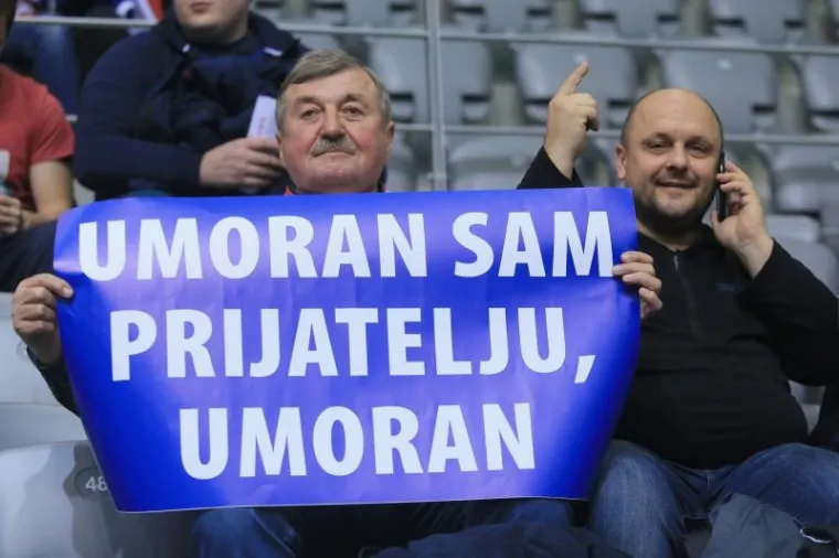 &Scaron;PANJOLCI POHARALI TRIBINE: Pogledajte kakvu su atmosferu priredili Osječani za Davis Cup