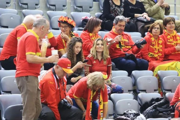 &Scaron;PANJOLCI POHARALI TRIBINE: Pogledajte kakvu su atmosferu priredili Osječani za Davis Cup