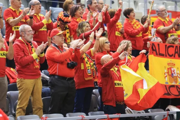 &Scaron;PANJOLCI POHARALI TRIBINE: Pogledajte kakvu su atmosferu priredili Osječani za Davis Cup