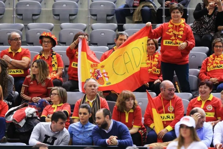 &Scaron;PANJOLCI POHARALI TRIBINE: Pogledajte kakvu su atmosferu priredili Osječani za Davis Cup