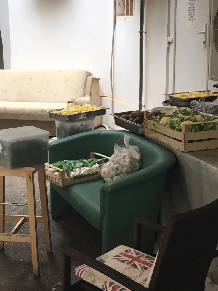 SKANDAL: Pogledajte jezive uvjete u kojima poznati zagrebački restoran drži hranu