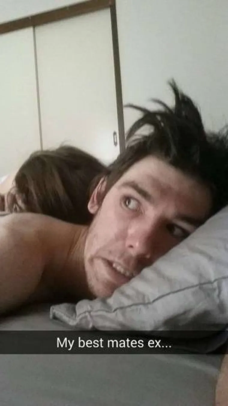 UPRAVO SMO SE POSEKSALI! Neki ljudi imaju potrebu objaviti selfie čim obave posao