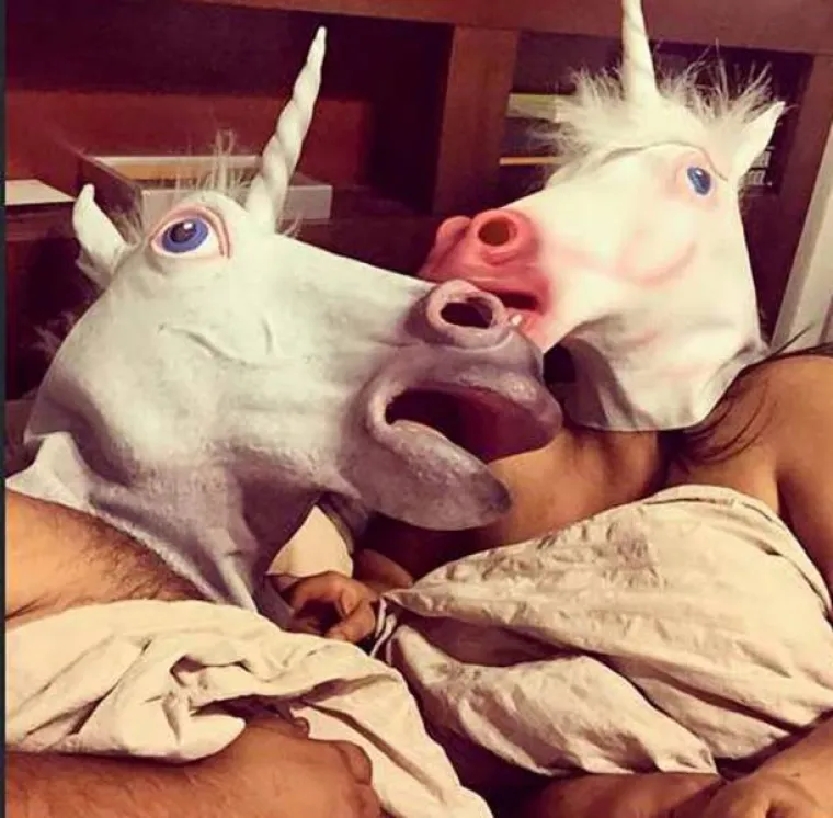 UPRAVO SMO SE POSEKSALI! Neki ljudi imaju potrebu objaviti selfie čim obave posao