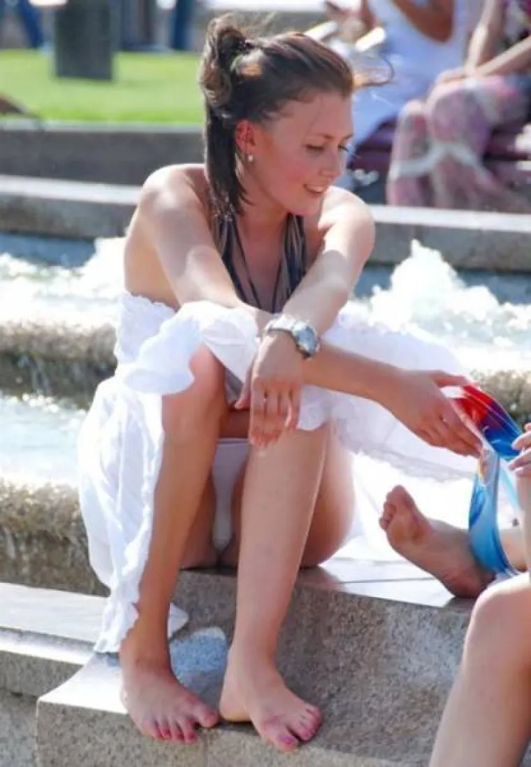 ZABORAVILE DA NOSE PREKRATKE SUKNJE: Pokazale previ&scaron;e ili ba&scaron; onoliko koliko su htjele?