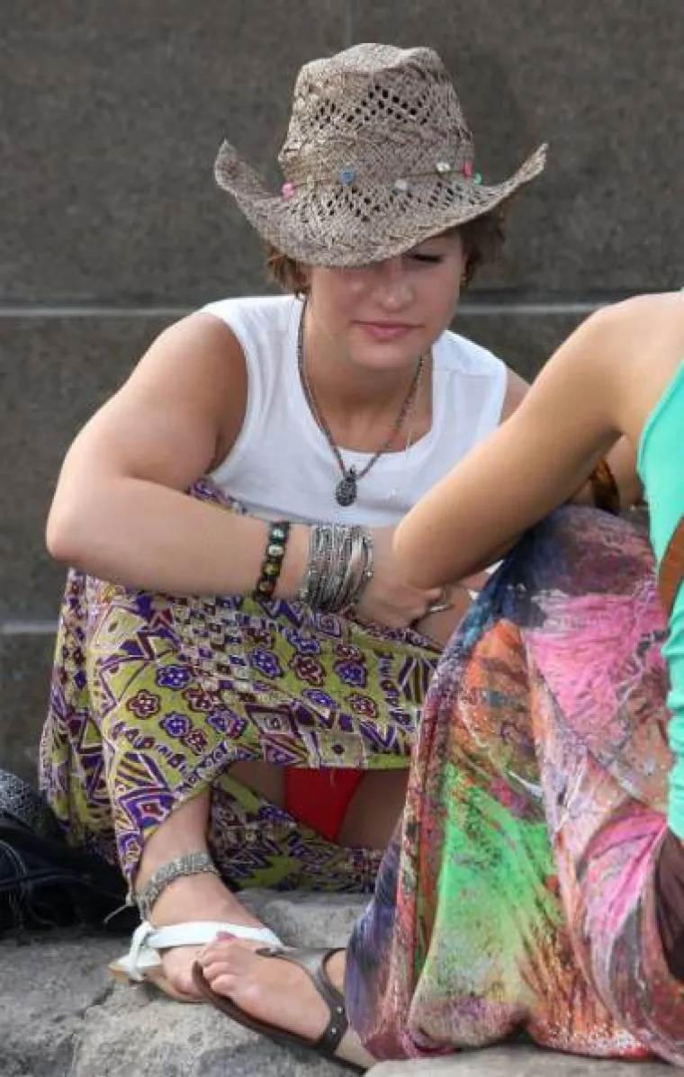 ZABORAVILE DA NOSE PREKRATKE SUKNJE: Pokazale previ&scaron;e ili ba&scaron; onoliko koliko su htjele?