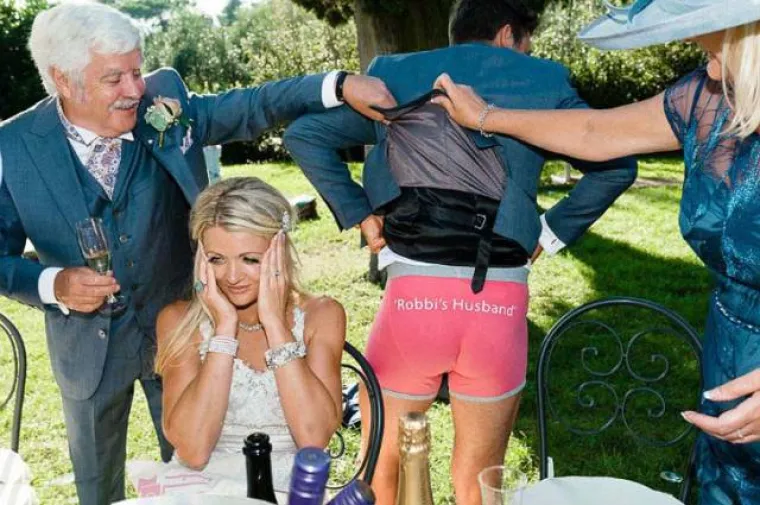 NAJLJEPŠI DAN U ŽIVOTU? Njihova vjenčanja bila su daleko od toga, barem ako je suditi prema ovim slikama