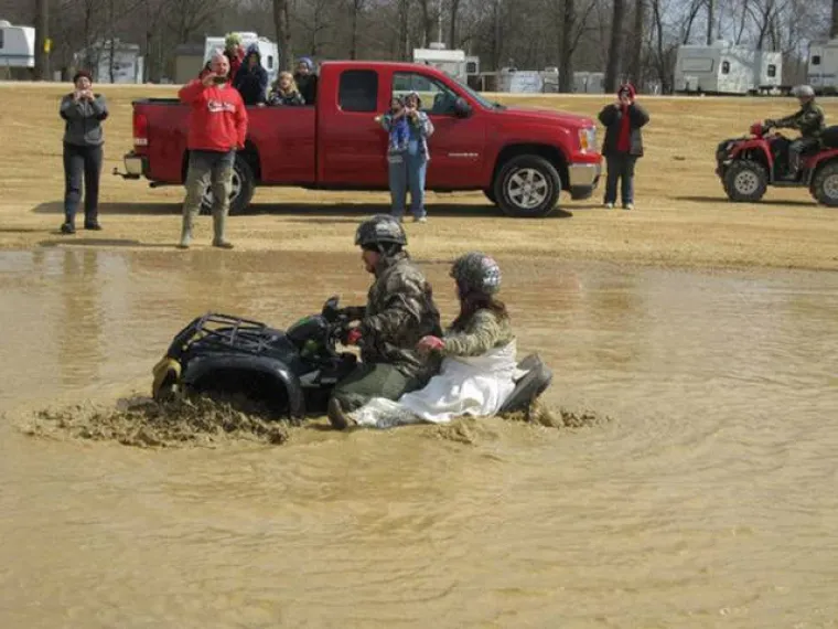 NAJLJEP&Scaron;I DAN U ŽIVOTU? Njihova vjenčanja bila su daleko od toga, barem ako je suditi prema ovim slikama