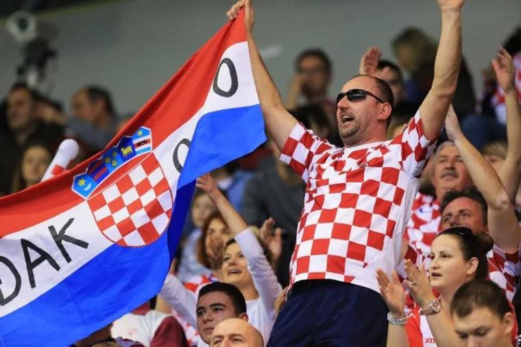 OSIJEK JE POLOŽIO ISPIT: Velika borba Hrvatske i Španjolske u parovima oduševila domaćina