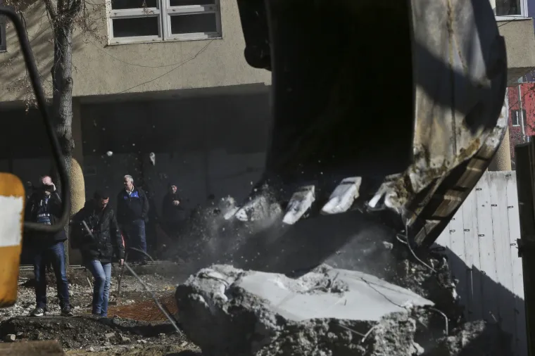 Zid u Kosovskoj Mitrovici