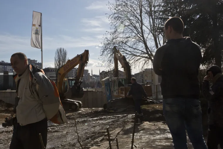 Zid u Kosovskoj Mitrovici