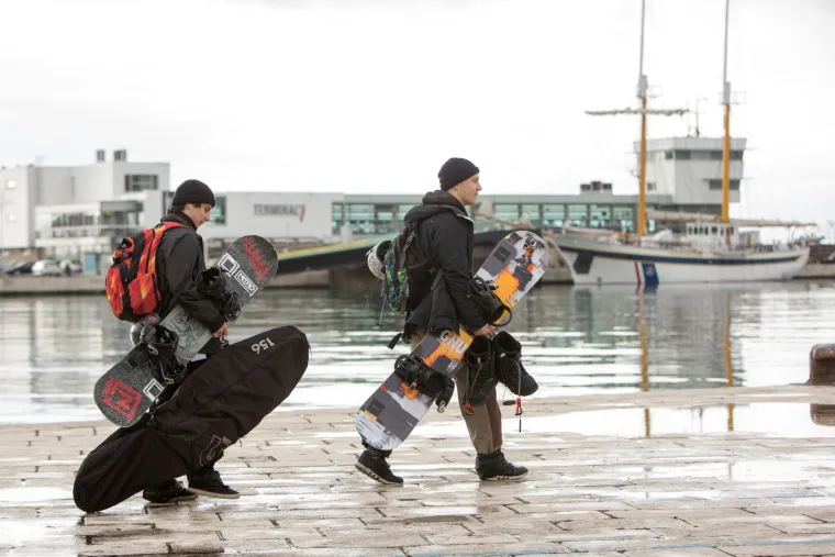 Carnival Snowboard Session