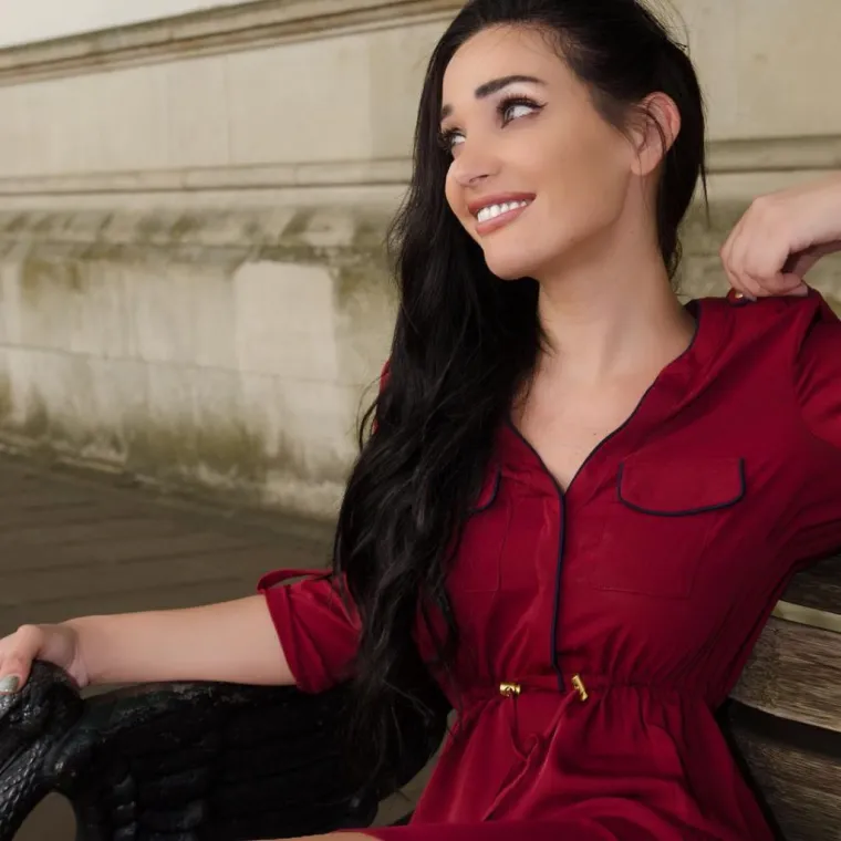 POGLEDAJTE SAMO NJEZINE... &Scaron;ARM: Prelijeva se na sve strane, zaista nije čudo &scaron;to je prati gotovo 3 milijuna ljudi