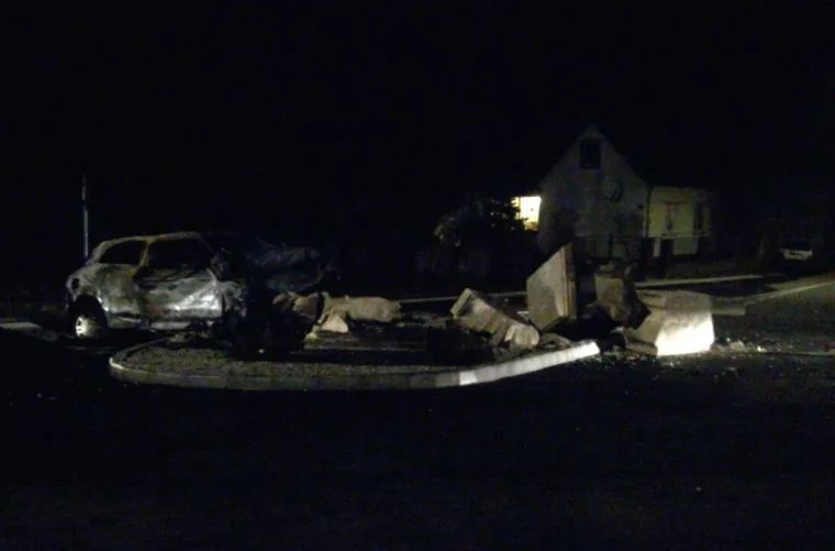 Sudarila se s raspelom i poginula u gorućem autu