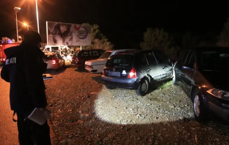 &Scaron;ibenik: Osobni automobil sletio u provaliju