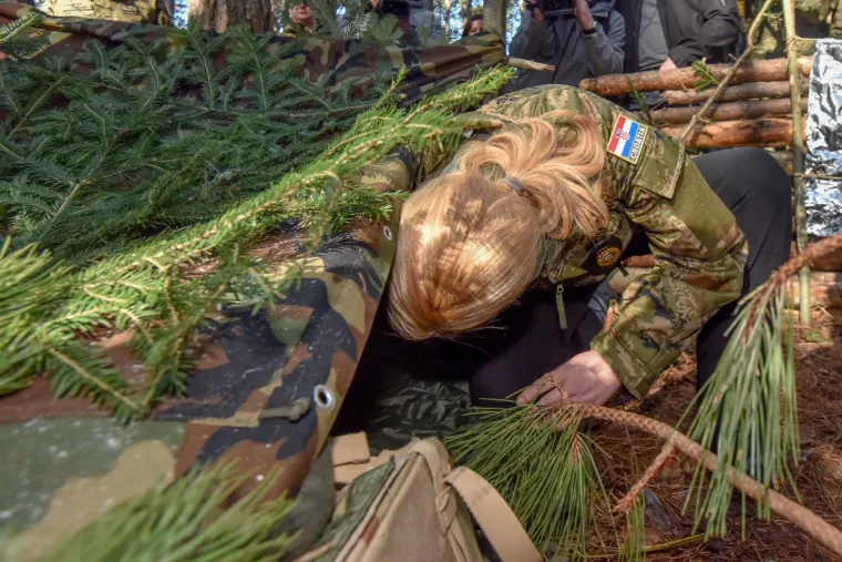 Predsjednica obi&scaron;la vojni kamp u Udbini