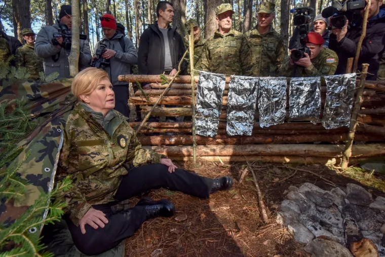 Predsjednica obi&scaron;la vojni kamp u Udbini