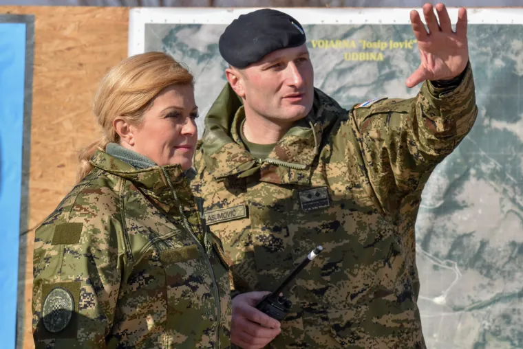 Predsjednica obi&scaron;la vojni kamp u Udbini