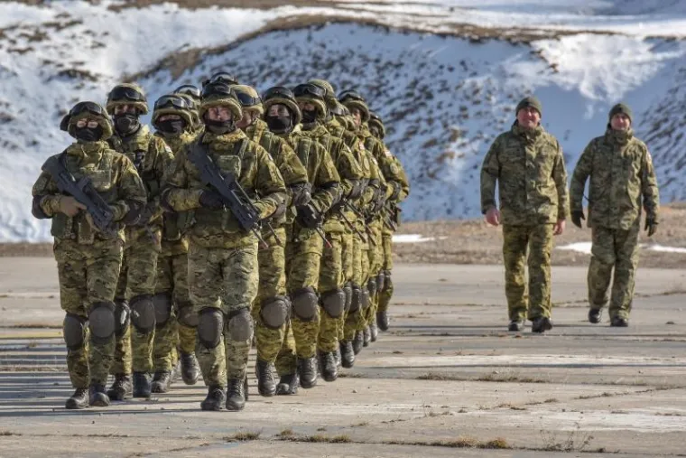 KOLINDA U UNIFORMI: Predsjednica posjetila zimski kamp u Udbini