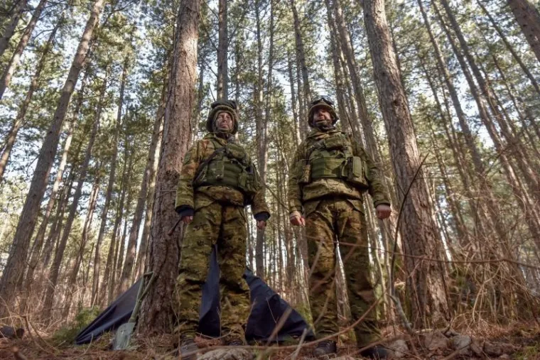 KOLINDA U UNIFORMI: Predsjednica posjetila zimski kamp u Udbini
