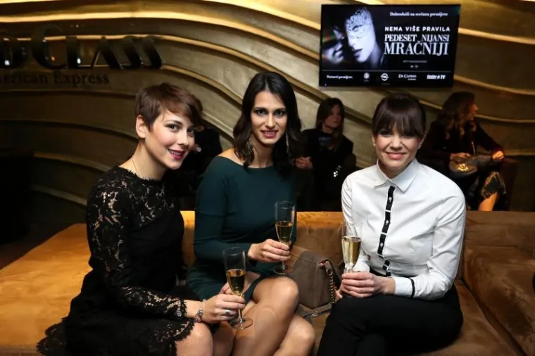 PEDESET NIJANSI ZGODNIJE: Domaće ljepotice zablistale na premijeri, a onda se i zaigrale