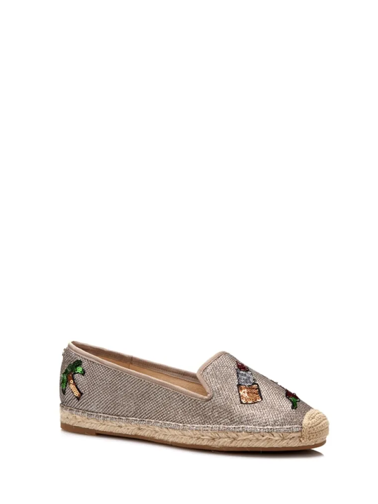 Guess je predstavio proljetnu accessories kolekciju cipela i torba koja nas je oduševila