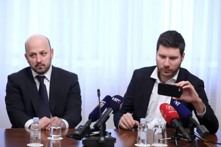 Dok je Maras na jedva čekao da se sve zavr&scaron;i, Pernar je uživao u živom prijenosu sebe