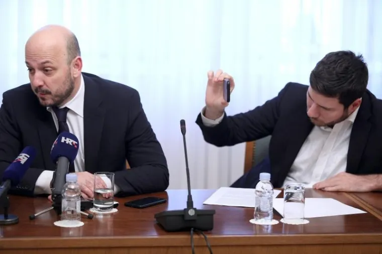 Dok je Maras na jedva čekao da se sve zavr&scaron;i, Pernar je uživao u živom prijenosu sebe