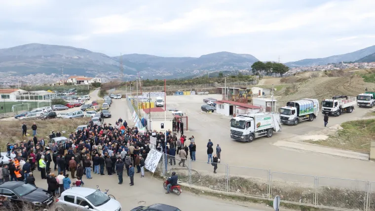 Građani blokirali prilaznu cestu i ulaz na odlagali&scaron;te otpada Karepovac