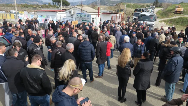 Građani blokirali prilaznu cestu i ulaz na odlagali&scaron;te otpada Karepovac