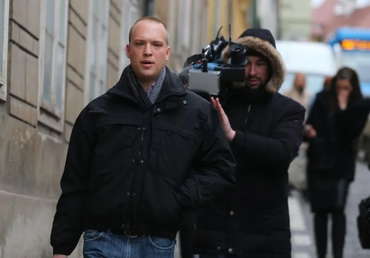 TOMISLAV SAUCHA IZA&Scaron;AO IZ STANA S PUTNOM TORBOM: Krenuo prema sjedi&scaron;tu DORH-a i čeka odluku Sabora