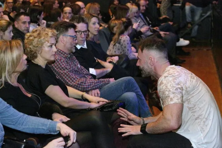MILJENIK ŽENSKE PUBLIKE PRIREDIO VEČER ZA PAMĆENJE: Kad je pustio glas, Zagrepčanke su zaboravile na svoje partnere