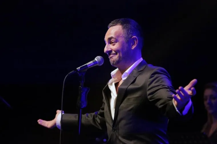 MILJENIK ŽENSKE PUBLIKE PRIREDIO VEČER ZA PAMĆENJE: Kad je pustio glas, Zagrepčanke su zaboravile na svoje partnere