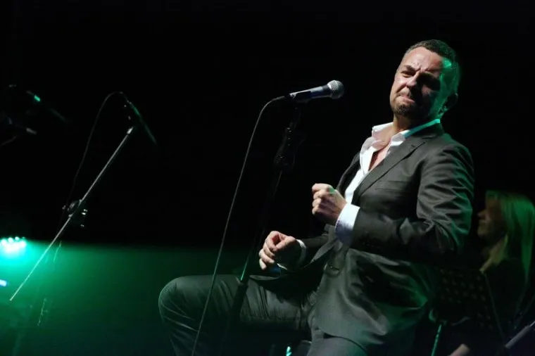 MILJENIK ŽENSKE PUBLIKE PRIREDIO VEČER ZA PAMĆENJE: Kad je pustio glas, Zagrepčanke su zaboravile na svoje partnere