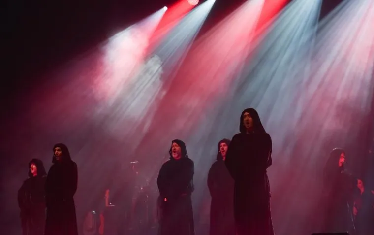 MISTIKA, PIROTEHNIKA I LASERI: Gregorian priredili glazbeni spektakl u Areni Zagreb
