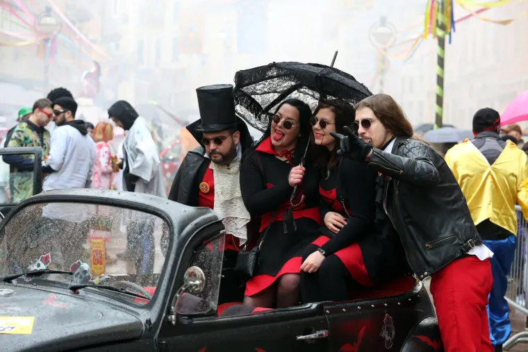 Tradicionalni ma&scaron;karani auto-rally Pariz-Bakar razveselio brojnu publiku