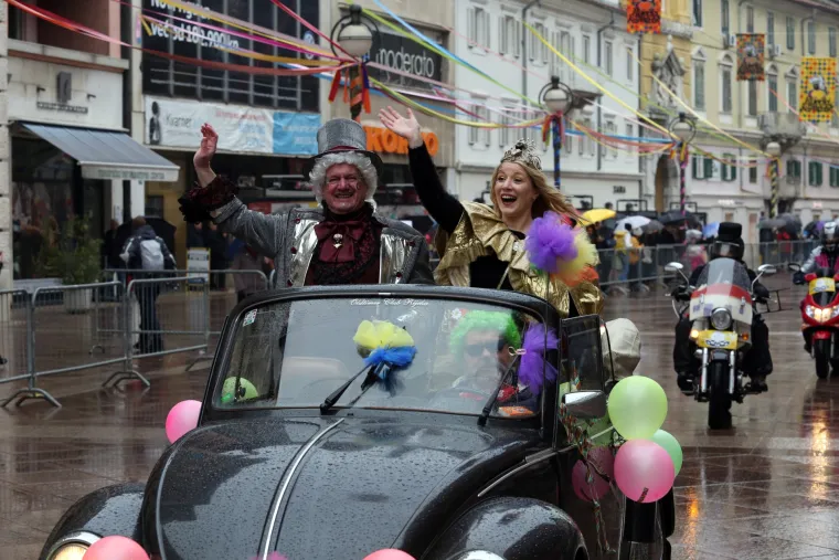 Tradicionalni ma&scaron;karani auto-rally Pariz-Bakar razveselio brojnu publiku