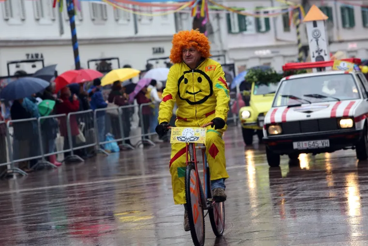 Tradicionalni ma&scaron;karani auto-rally Pariz-Bakar razveselio brojnu publiku