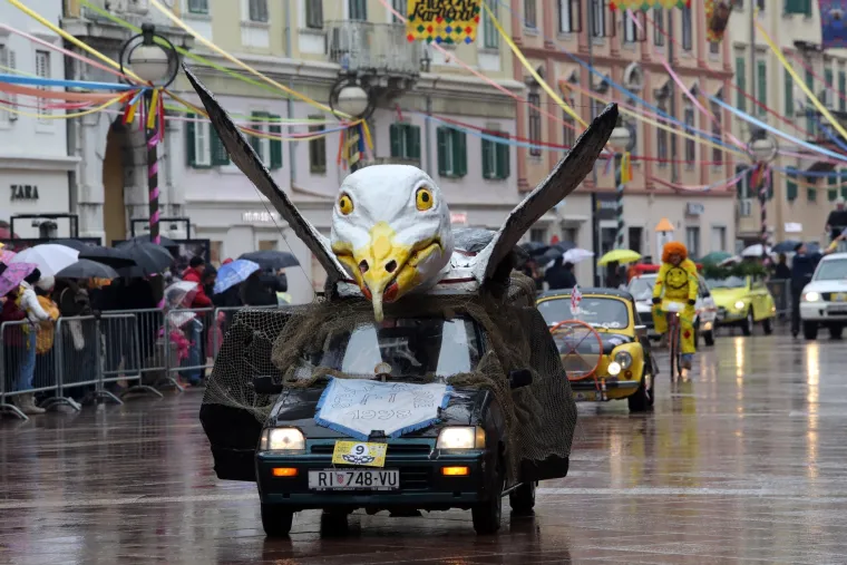 Tradicionalni ma&scaron;karani auto-rally Pariz-Bakar razveselio brojnu publiku