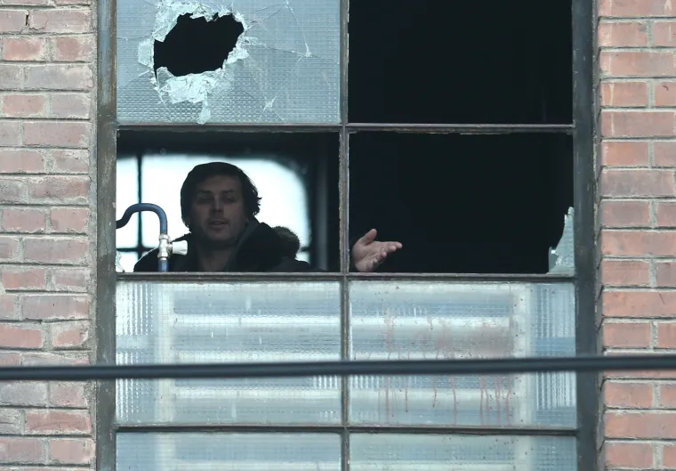 Policijski očevid nakon noća&scaron;njeg napada suzavcem na LGBT partyju u Super Super klubu