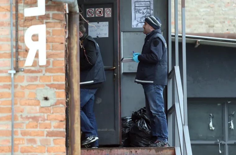 Policijski očevid nakon noća&scaron;njeg napada suzavcem na LGBT partyju u Super Super klubu