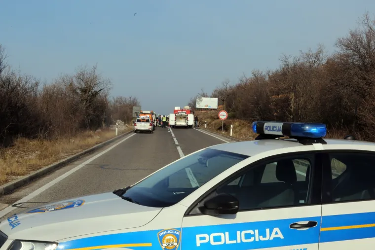 U stra&scaron;nom sudaru na magistrali izgorio vozač automobila