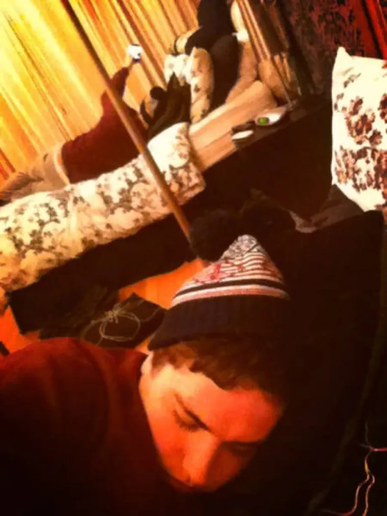 ŽIVOT IH STVARNO MRZI: Mora da im je stvarno grozno kad se ne znaju niti uslikati kako spada...