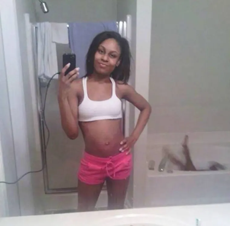 ŽIVOT IH STVARNO MRZI: Mora da im je stvarno grozno kad se ne znaju niti uslikati kako spada...