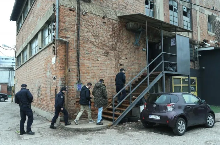 Policijski očevid u zagrebačkom klubu na koji je bačen suzavac