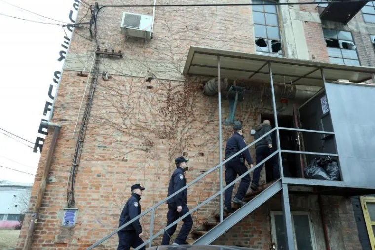 Policijski očevid u zagrebačkom klubu na koji je bačen suzavac