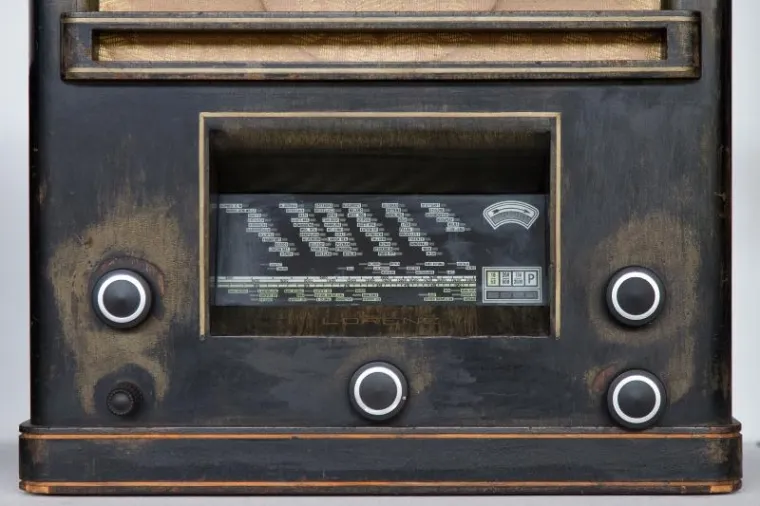 DANAS JE SVJETSKI DAN RADIJA: Pogledajte 'ljepotane' iz pro&scaron;log stoljeća