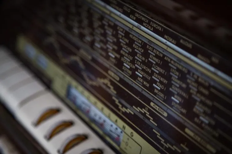 DANAS JE SVJETSKI DAN RADIJA: Pogledajte 'ljepotane' iz pro&scaron;log stoljeća