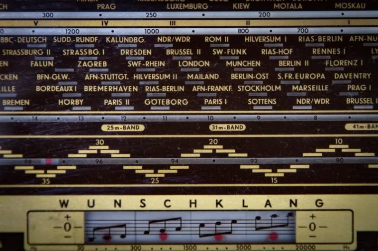 DANAS JE SVJETSKI DAN RADIJA: Pogledajte 'ljepotane' iz pro&scaron;log stoljeća