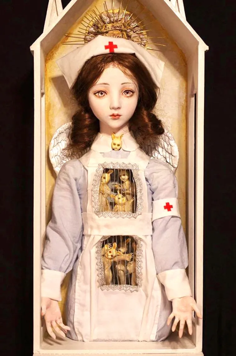 Na njenjoj stranici https://shimizumari.jimdo.com i Facebook profilu možete i naručiti neke od tih uradaka.